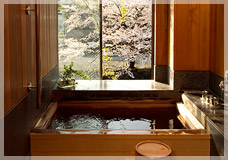 写真：古代檜のお風呂